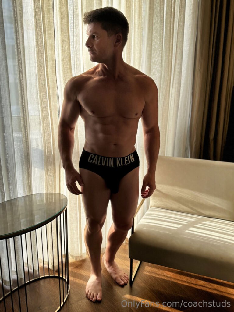 Steamy Strength Sesh: Coach Studs &Amp; @Coachstuds